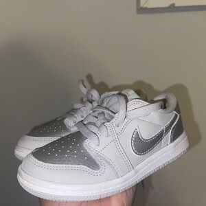 Toddler Nike 1’s low